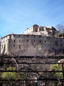 Chateau Mosset gezien vanaf aankomstweg